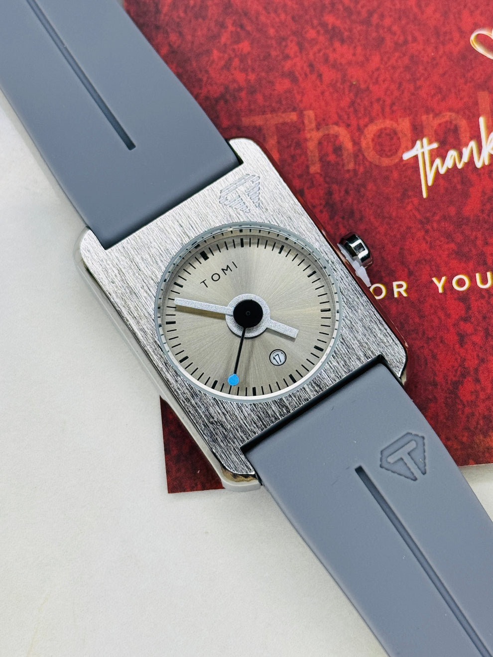 TOMI T-022 Magnet Lock Silicone Straps Tomi Tank Watch