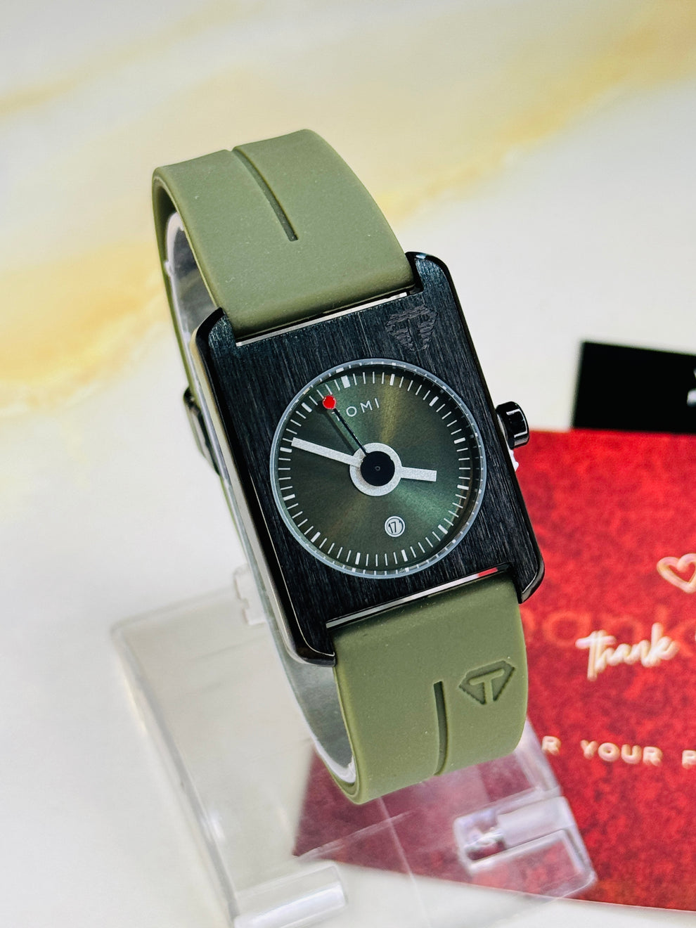 TOMI T-022 Magnet Lock Silicone Straps Tomi Tank Watch
