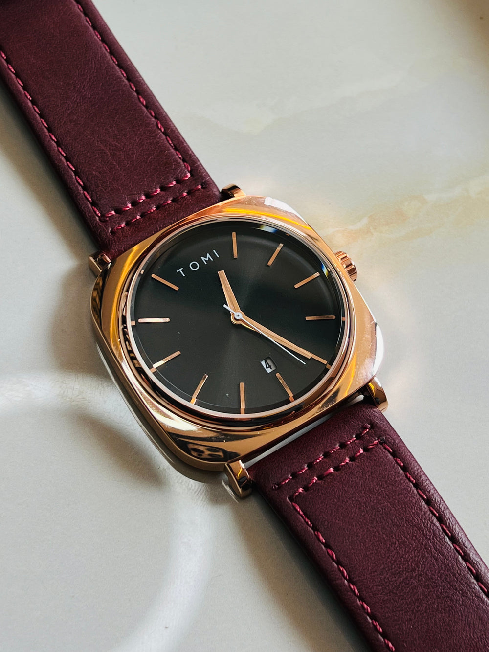 TOMI T-084 Men's Watch Quartz Date Leather Strap