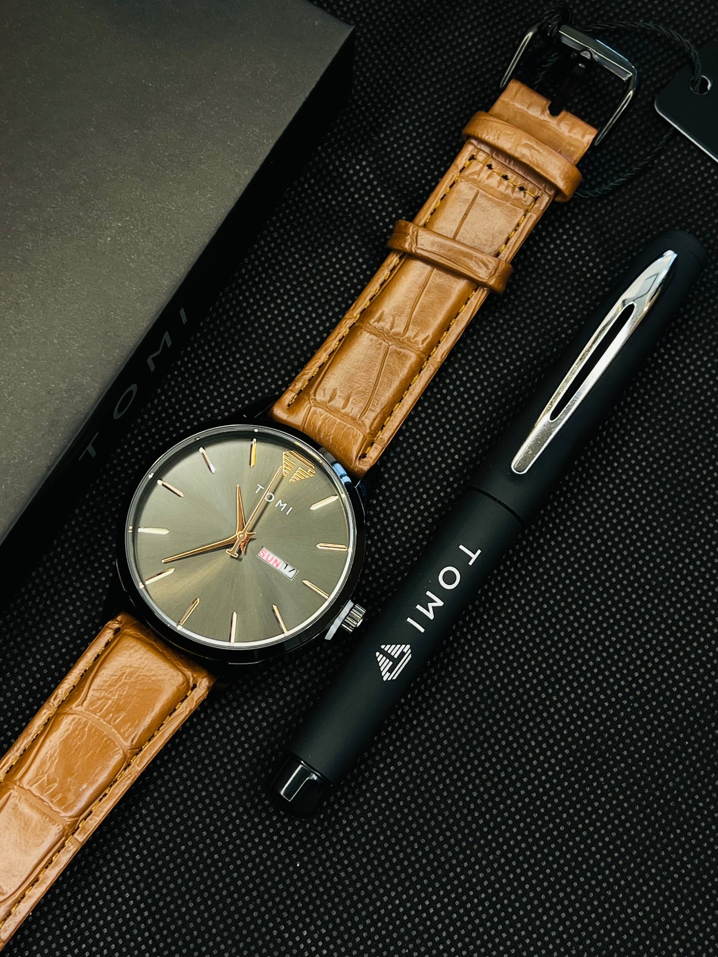 TOMI T-045 Watch With Pen Day Date Quartz Executive Gift Box Packing