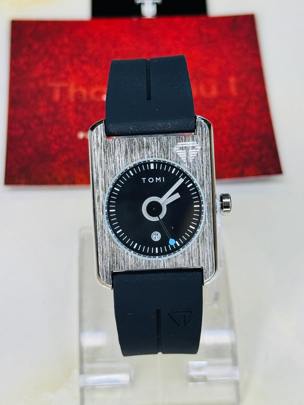 TOMI T-022 Magnet Lock Silicone Straps Tomi Tank Watch
