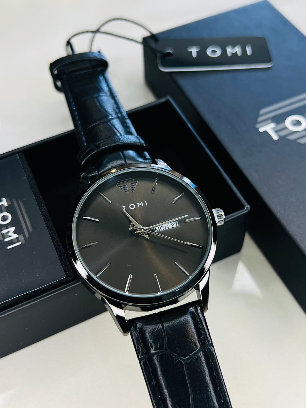 TOMI T-045 Day Date Quartz Wrist Watch For Men