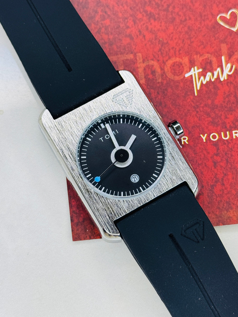 TOMI T-022 Magnet Lock Silicone Straps Tomi Tank Watch