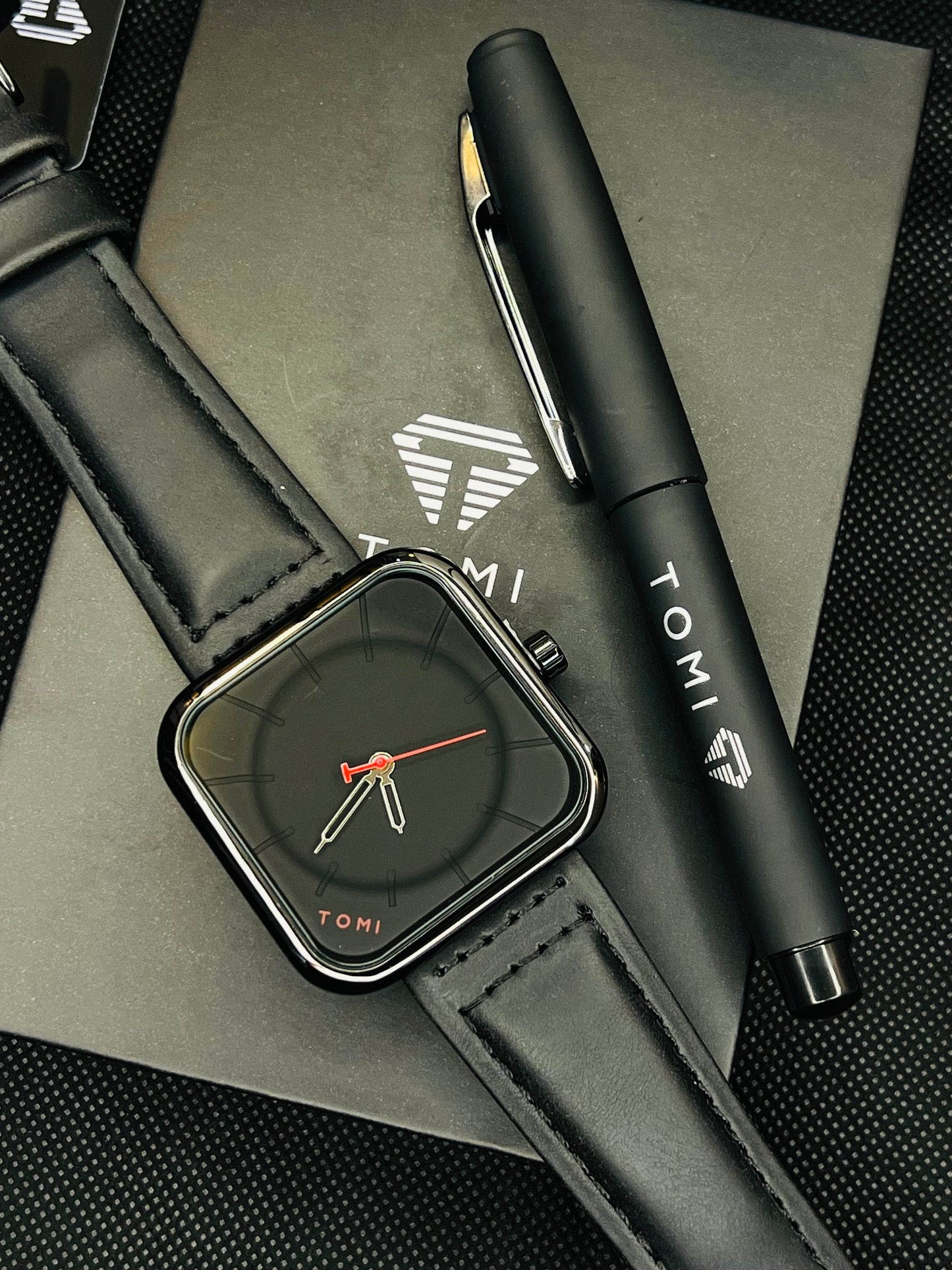 TOMI T-093 Quartz Watch With Pen Gift Box