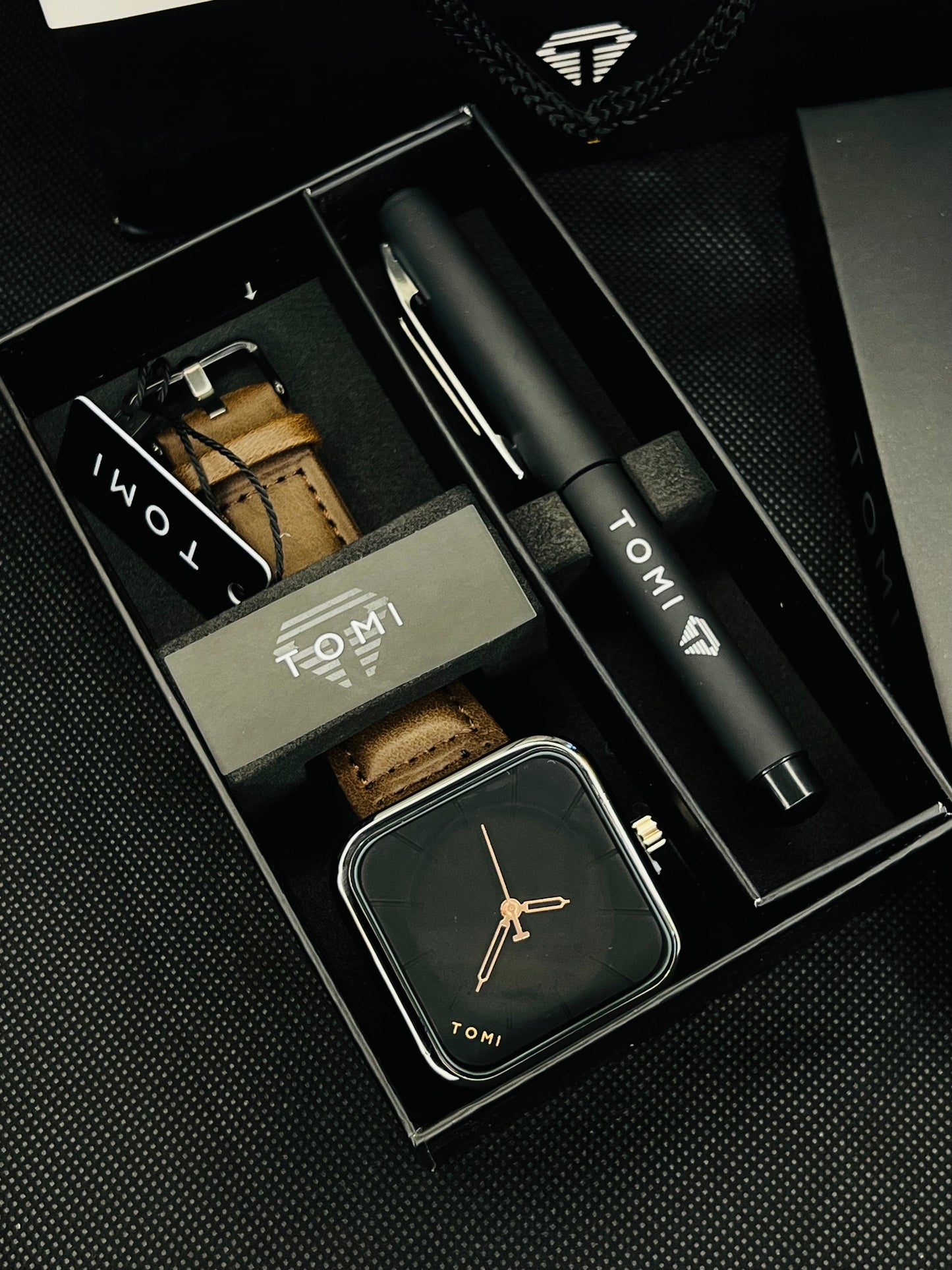 TOMI T-093 Quartz Watch With Pen Gift Box