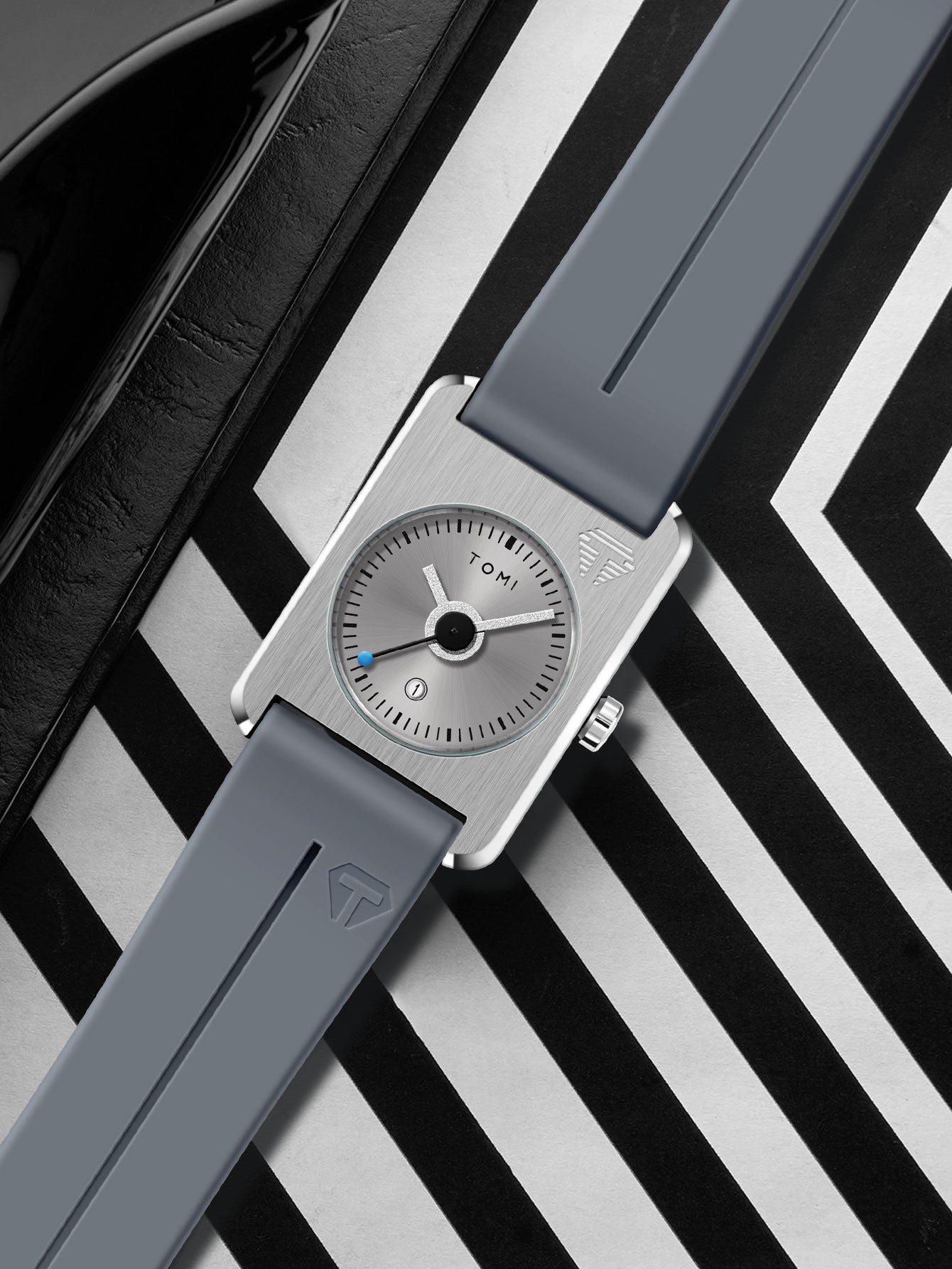 TOMI T-022 Tank Model Quartz Watch – Magnetic Lock Silicone Strap with Date Display