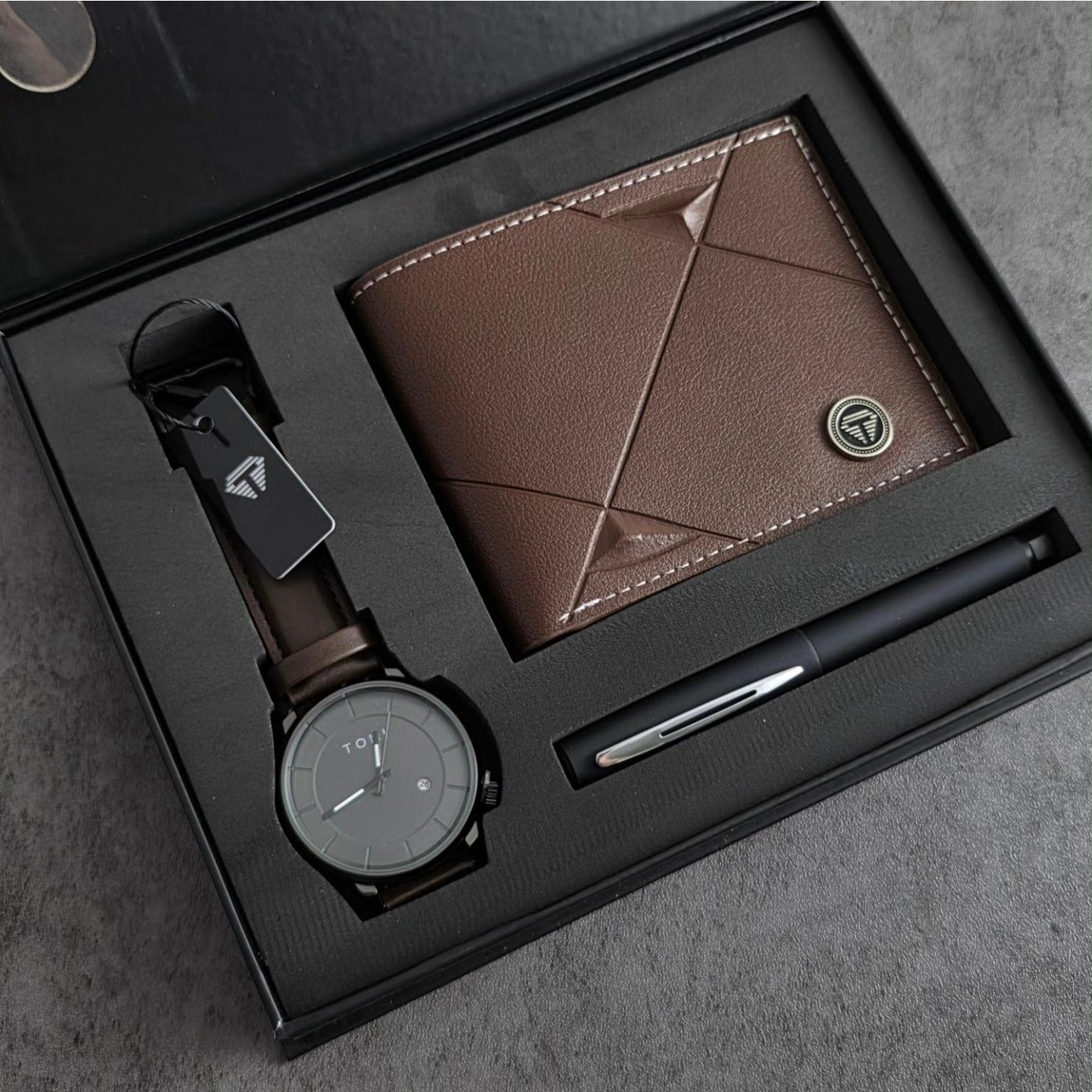 TOMI S8 Series T-101 Gift Set Watch With Wallet & Pen Quartz