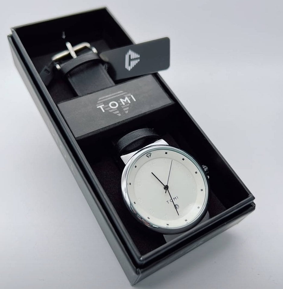 TOMI T-091 Men's Watch Round Dial Date Quartz